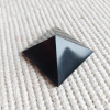 Pyramída Obsidián 4 cm