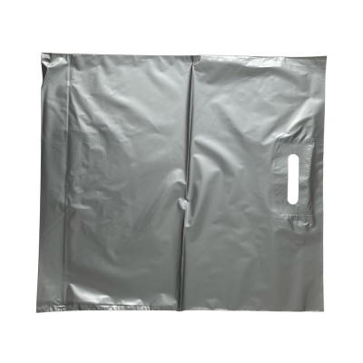 LDPE taška so spevneným prehmatom a so zloženým dnom, dĺžka 50 cm, šírka 45 cm, záložka 9 cm, strieborná