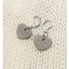 Ručne robené visiace náušnice - sivé pletené srdiečka s chirurgickou oceľou (Handmade visiace náušnice zimné pletené srdcia z fima - chirurgická oceľ)