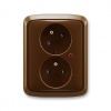 ABB TANGO Dvojzásuvka 5593A-C02357 H s natočenou dutinou, s ochranou před přepětím a optickou signalizací poruchy, hnědá