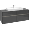 VILLEROY & BOCH Collaro závesná skrinka pod umývadlo na dosku (umývadlo v strede), 4 zásuvky, s LED osvetlením, 1400 x 500 x 548 mm, Glossy Grey, C088B0FP