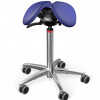 Sedlová stolička Salli SwingFit Farba čalúnenia: Koža - tmavo modrá #77158, Výška postavy: Vysoká (L) - od 165 cm, Konštrukcia: chrómová + štandard základňa 24 farieb