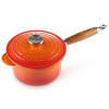 Le Creuset - Liatinový hrniec okrúhly s pokrievkou a drevenou rúčkou 18cm/1,8 l oranžový