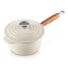 Le Creuset - Liatinový hrniec okrúhly s pokrievkou a drevenou rúčkou 18cm/1,8 l béžový