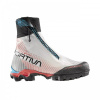 Dámske topánky La Sportiva Aequilibrium Speed GTX vo farebnom prevedení ibištek / biela sú ľahká a technicky prepracovaná obuv určená pre rýchle a náročné výstu Biela