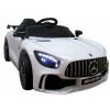 Automobil Mercedes biely