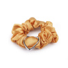 Stoklasa Saténová scrunchie gumička do vlasů / náramek srdce - 16 zlatá sv.