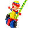 VIGA Drevená hračka na tlačenie - Klaun s modrými kolieskami