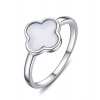 MOISS Luxusný strieborný prsteň s perlou Quatrefoil R0004455-P