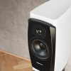 Dynaudio Confidence 20A snehový vysoký lesk (NOVINKA 2025! high-end aktívne reproduktory zo série Confidence / Esotar 3 / 2 x 550 W Pascal AMP.)