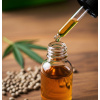 Konopný extrakt (Cannabis sativa), upokojujúca zložka na výrobu kozmetiky a krémov. MJ: 10 ml Pre hĺbkovú regeneráciu a obnovu rovnováhy pleti.