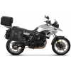Shad kompletná sada bočných adventure tašiek SHAD TERRA TR40 a čierneho hliníkového 55L topcase, vrátane montážnej sady SHAD BMW F 650 GS/ F 700 GS/ F 800 GS