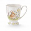 Jarný hrnček Lúčne zajačiky – porcelánový hrnček na stopke so zajačikom 300 ml na štýlové servírovanie kávy, čaju a horúcich nápojov