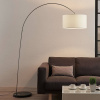 Lindby Oblúková stojaca lampa Belinda s bielym tienidlom - 9624578
