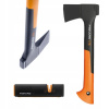 Sekera - Fiskars Axe s Ciesielským orezávačom x7 xs pre drevené facky. (Fiskars Axe s Ciesielským orezávačom x7 xs pre drevené facky.)