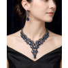 B-TOP Výrazný svadobný set náhrdelníka a náušníc s modrými kryštálmi
