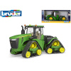 Bruder traktor pásový John Deere 45 cm na voľný chod