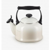 Le Creuset - Čajová kanvica s píšťalou, objem 2,1 l, meringue 40102027160000