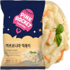Jedlo Carbonara Topokki, ryžové rezance v syrovo-smotanovej omáčke Pink Rocket 240 g