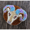 Handmade šitá korálková brošňa pre znamenie zverokruhu - baran (Handmade šitá brošňa z korálok pre znamenie zverokruhu baran)