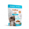 Calibra Cat Life kapsička Kitten Salmon in gravy 96x85g (Mäsová kapsička pre mačatá, receptúra s lososom bez obilnín)
