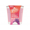 Glade by Brise Petals & Blossom vonná svíčka 129 g