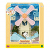 Set figúrok a príslušenstva Sylvanian Family Zábavný park s veterným mlynom a mačiatkom (5054131055267)