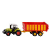 Traktor so silážnym vozom