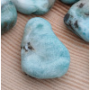 Larimar vŕtaný okrúhliak (30 x 20 x 9 mm)