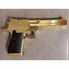 Poloautomatická pištoľ Desert Eagle - zlatá