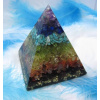 Orgonit Čakrová pyramida s extra silnou ochranou z pravých kamenů (granát, karneol, citrín, olivín, modrý howlit, lapis lazuli, ametyst, šungitový pudr)