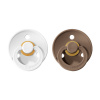 BIBS Colour cumlíky z prírodného kaučuku 2ks – veľkosť 1 white-dark-oak