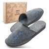 Slippers Dámske filcové papuče s modrou kvetinkou veľkosť 41 | šedá SLIP122/41