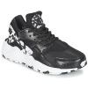 Nike Nízke tenisky AIR HUARACHE RUN SE W Čierna