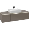 VILLEROY & BOCH Legato závesná skrinka pod umývadlo na dosku (umývadlo v strede), 3 zásuvky, s LED osvetlením, 1400 x 500 x 380 mm, Truffle Grey, B759L0VG