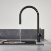 HANSGROHE Talis M54 páková drezová batéria s vyťažiteľnou sprškou s prepínaním, 2jet, výška výtoku 210 mm, matná čierna, 72800670
