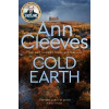 Cold Earth - Ann Cleevesová