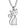 Strieborný náhrdelník s bielou mačkou