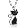 Strieborný náhrdelník s čiernou mačkou