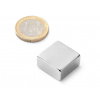 SOLLAU Neodymový magnet hranol 20x20x10 mm, N45, ponikelovaný