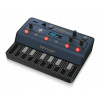 Behringer JT-4000M MICRO – Prenosný hybridný syntetizátor