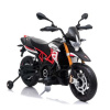 Beneo elektrická motorka Aprilia Dorsoduro 900 Licencované 12V batéria Eva mäkké kolesá 2 x 18W motor odpruženie kovový rám kovová vidlica pomocné kolieska červená