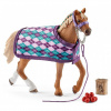 SCHLEICH Horse Club® 42360 Anglický plnokrvník s dekou (42360)