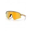 Slnečné okuliare Oakley 9465-2139 Sutro Lite Sweep Brass Tx / Prizm 24K