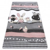 Eoshop Koberec PETIT FARMA ZVÍŘATA, růžový (Velikost: 180x270 cm)