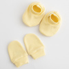 Dojčenský bavlnený set-capáčky a rukavičky New Baby Casually dressed žltá 0-6m, 0-6 m