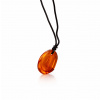 jantario Jantárový amulet na šnúrke koňakový 330009