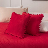 Obliečka na vankúš - Dekoratívna vankúš pod ihlou a závitom 40 x 40 cm (Vankúš s pompoms 40x40 červené čerpadlo)
