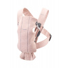 BABYBJORN BabyBjörn nosítko MINI Black Woven Farba: Jersey Light pink