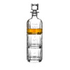 Dva poháre a whisky fľaša s gravírovaním